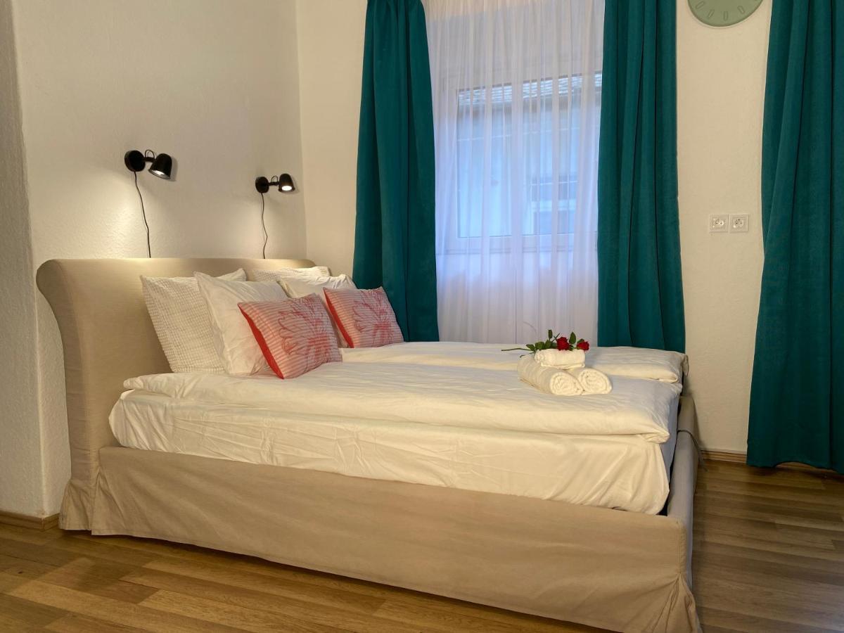 B20 Apartament *